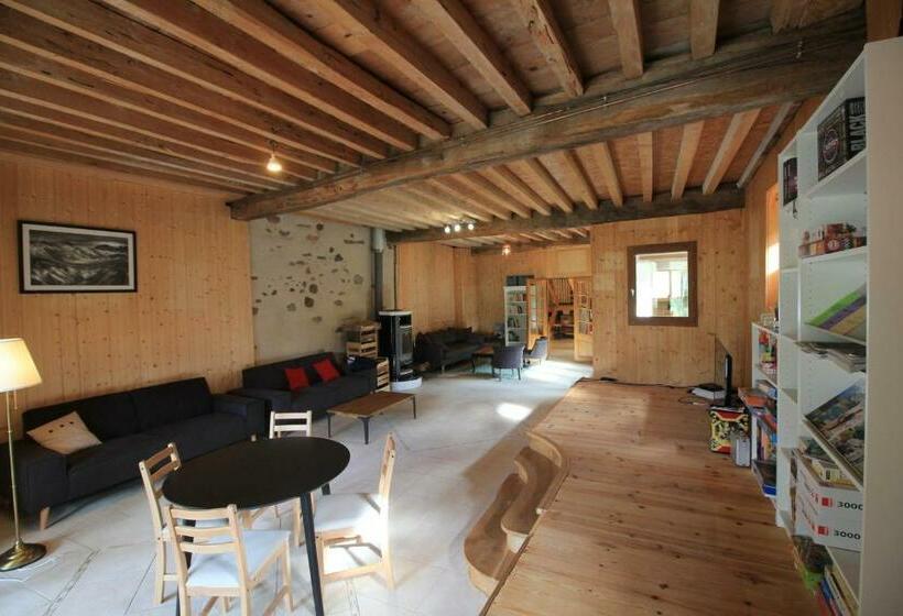 הוסטל Gîte Montagne Et Vie