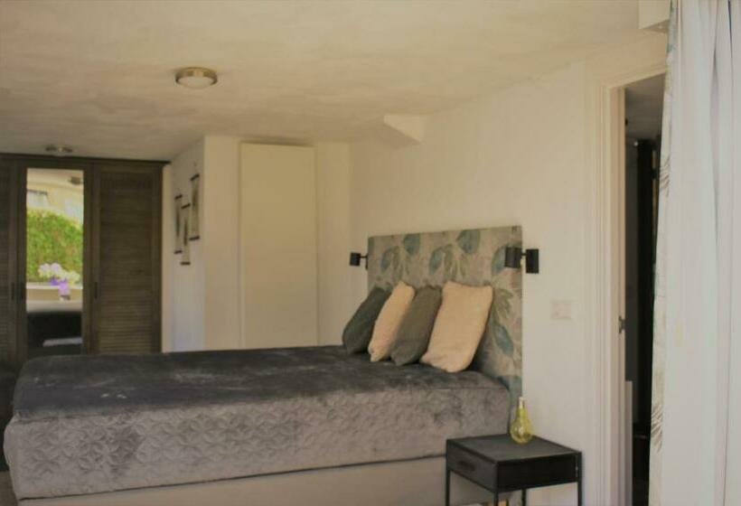 Bed and Breakfast Bzonderb Callantsoog