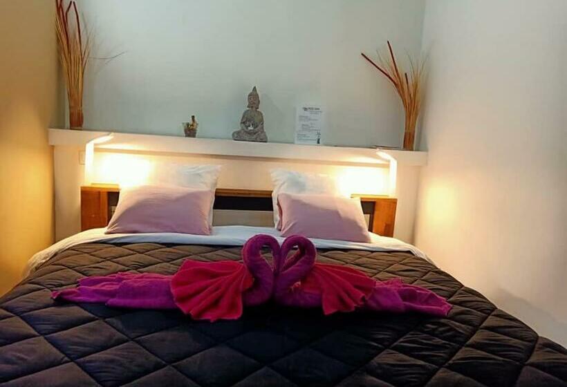 Bed and Breakfast Mas La Farelle Chambre D Hote,fitness & Salle De Jeux Gratuite & Spa En Supplément