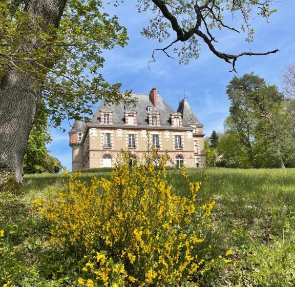 مبيت وإفطار Château De Praslins