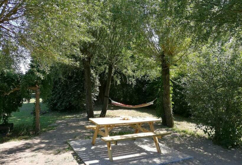 צימר Domaine De La Cooloeuvre