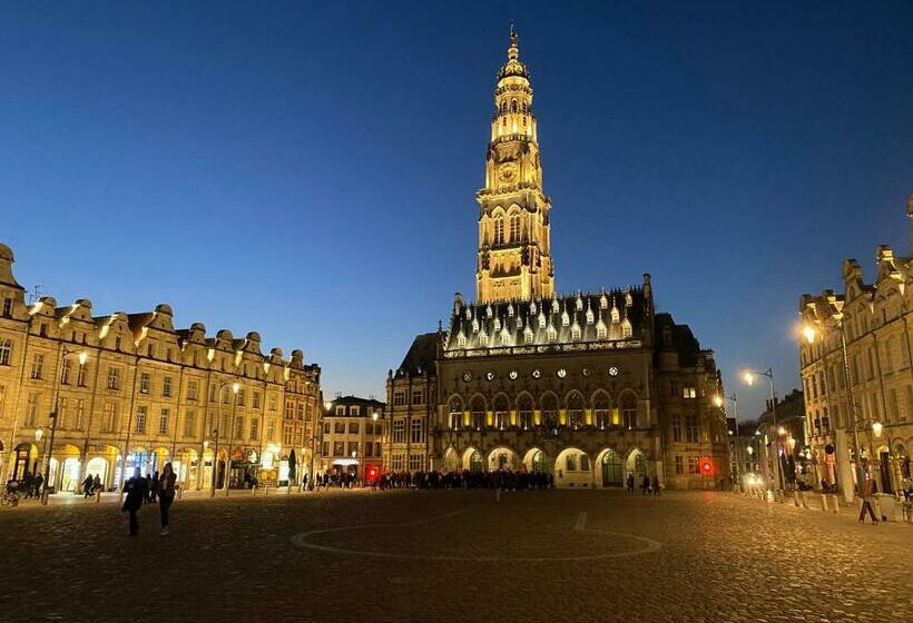 مبيت وإفطار La Cour Des Grands