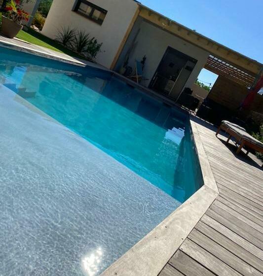 مبيت وإفطار Le Pool House