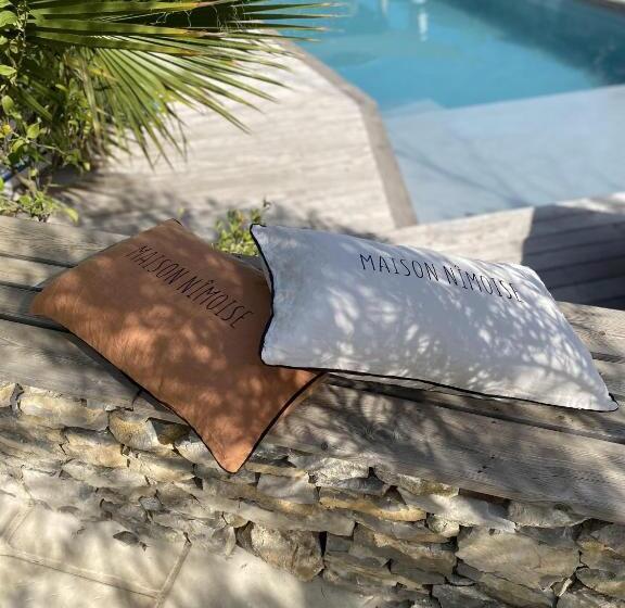 مبيت وإفطار Le Pool House