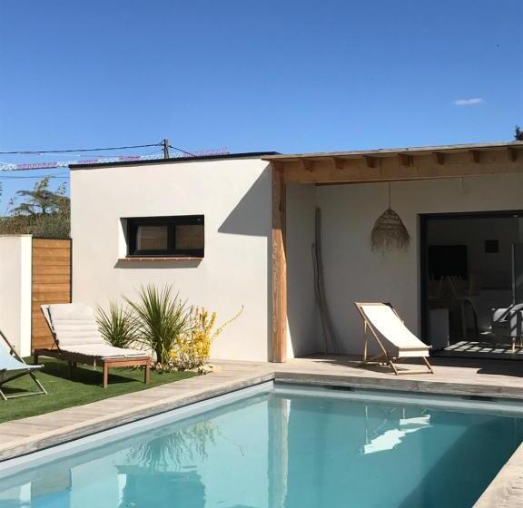 مبيت وإفطار Le Pool House