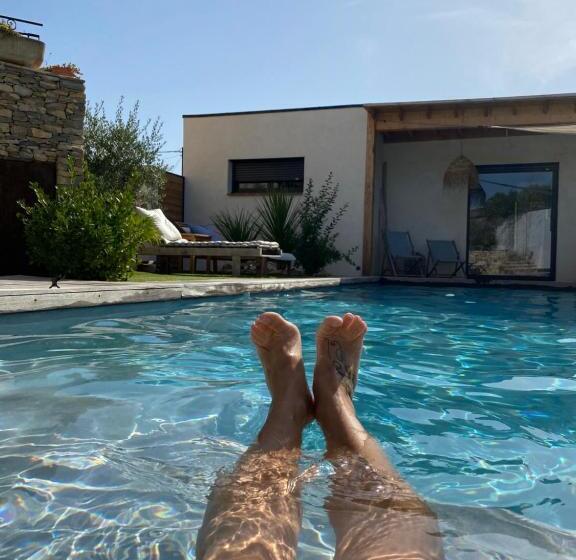 مبيت وإفطار Le Pool House