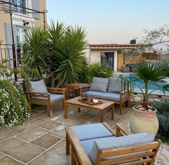 مبيت وإفطار Le Pool House