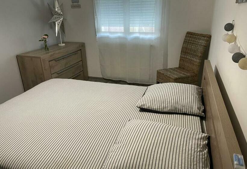 住宿加早餐  Maison Entière 4 Lits 8 Pl Avec Jacuzzi Proche Du Safari De Peaugres