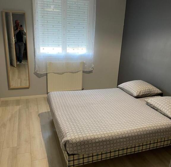 مبيت وإفطار Maison Entière 4 Lits 8 Pl Avec Jacuzzi Proche Du Safari De Peaugres