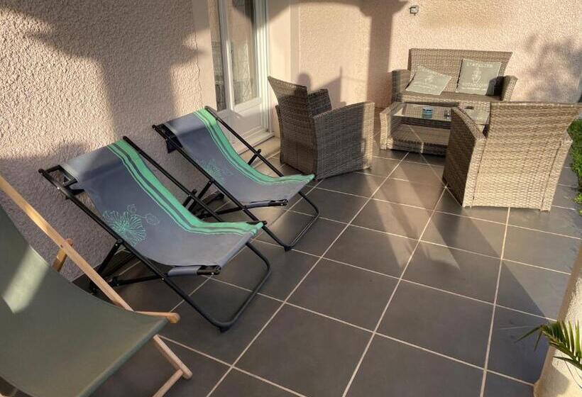 住宿加早餐  Maison Entière 4 Lits 8 Pl Avec Jacuzzi Proche Du Safari De Peaugres