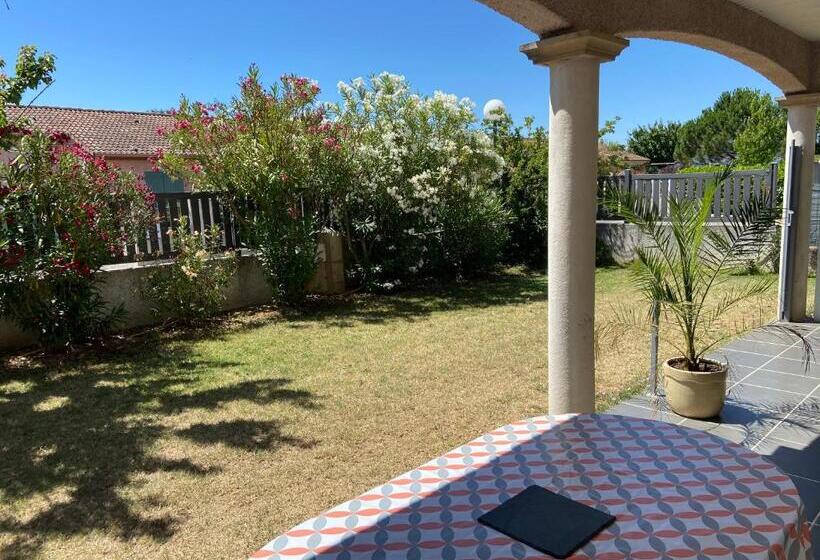 住宿加早餐  Maison Entière 4 Lits 8 Pl Avec Jacuzzi Proche Du Safari De Peaugres