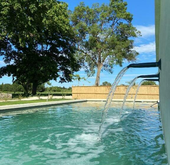 مبيت وإفطار Mas Des 2 Platanes