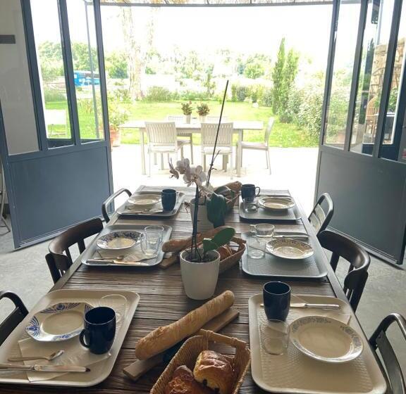 مبيت وإفطار Mas Des 2 Platanes