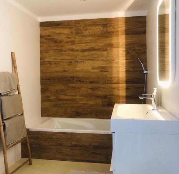 مبيت وإفطار Mas Des 2 Platanes