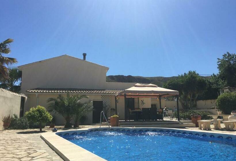 Cortijo Esquina B&b Guesthouse