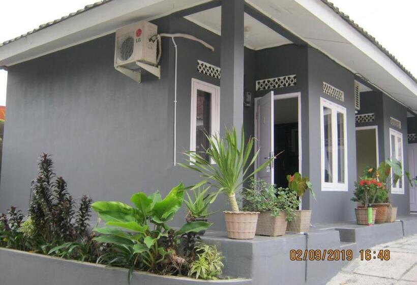 ホテル Aqilakost N Cafe Gadog Puncak