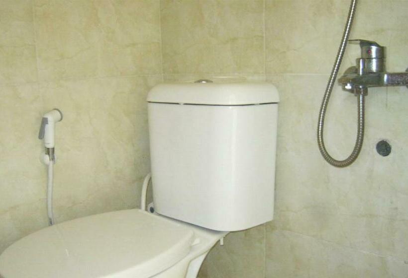 ホテル Aqilakost N Cafe Gadog Puncak