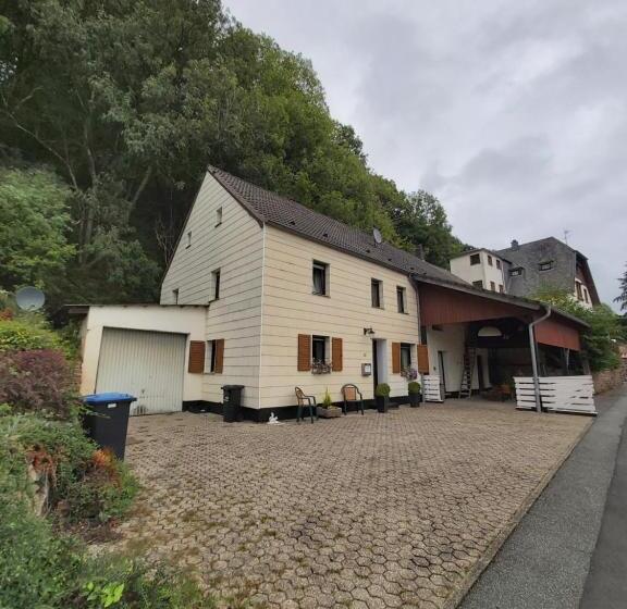 בית מלון כפרי Die Rote Ente