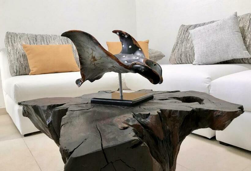 Marina Suites By Andiani Travel