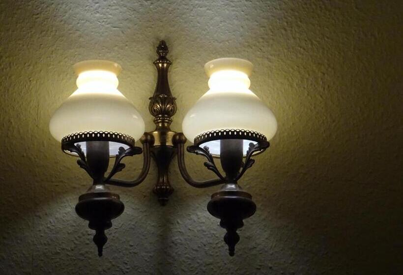 펜션 Art Ddr Eig Bad Dir Im Zim, 3 Og, Treppensteigen Kein Fruehhstück Keine Kueche Nur Uebernachtung Par