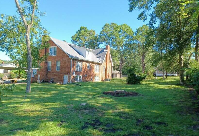 بنسيون Brick House Retreat