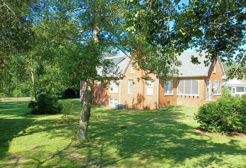 بنسيون Brick House Retreat