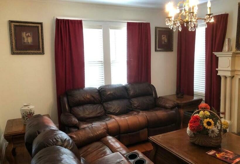 بنسيون Brick House Retreat