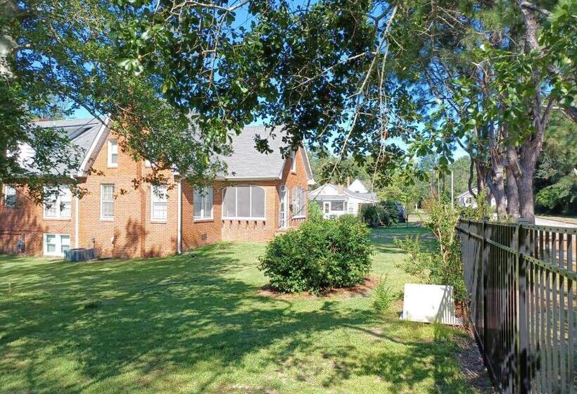 بنسيون Brick House Retreat