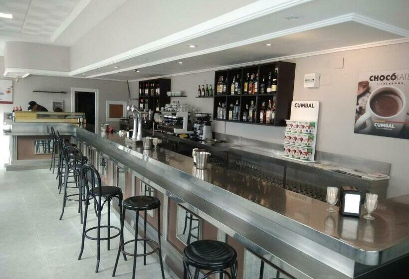 פנסיון Hostal Vegas Bajas