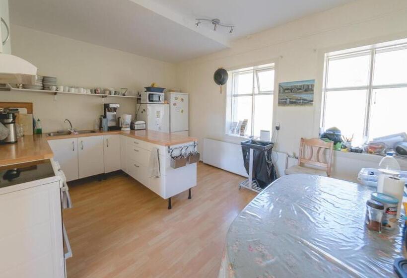 پانسیون Hvammur 2 Guesthouse