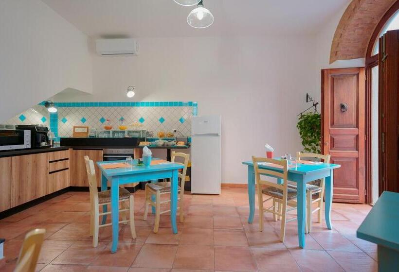 بنسيون La Scala Del Sale