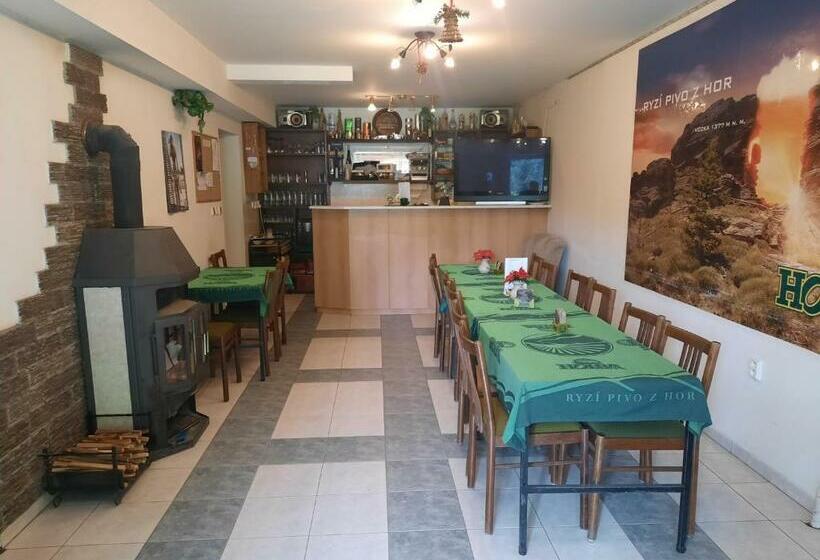 פנסיון Penzion Pod Paprskem