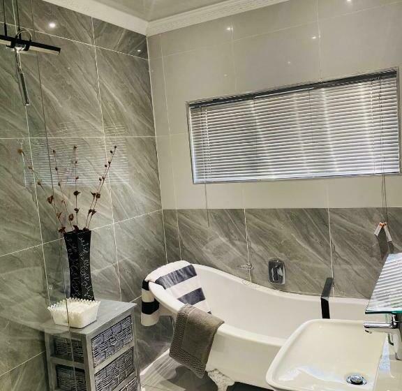 Pension (Hôtel basse catégorie) River Valley Guest House