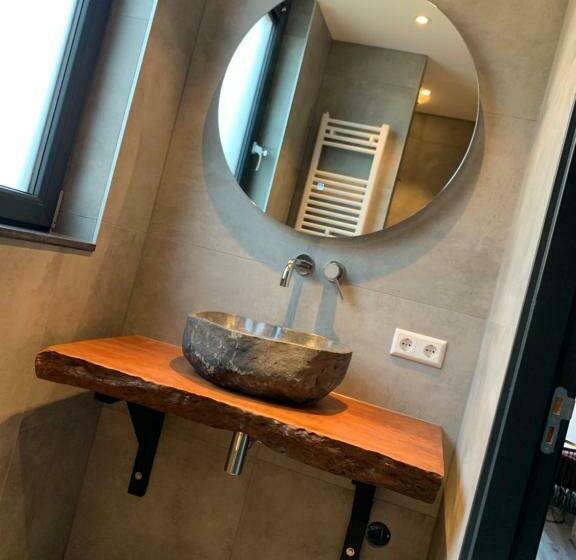 بنسيون The Rock