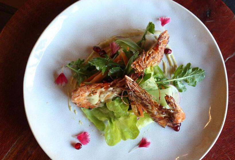 Курорт Bass Lake Country Lodge