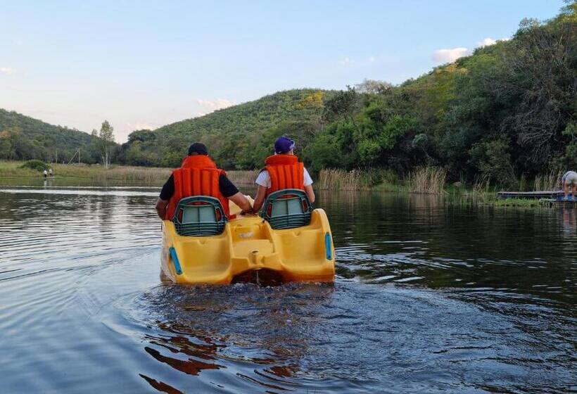 Курорт Bass Lake Country Lodge