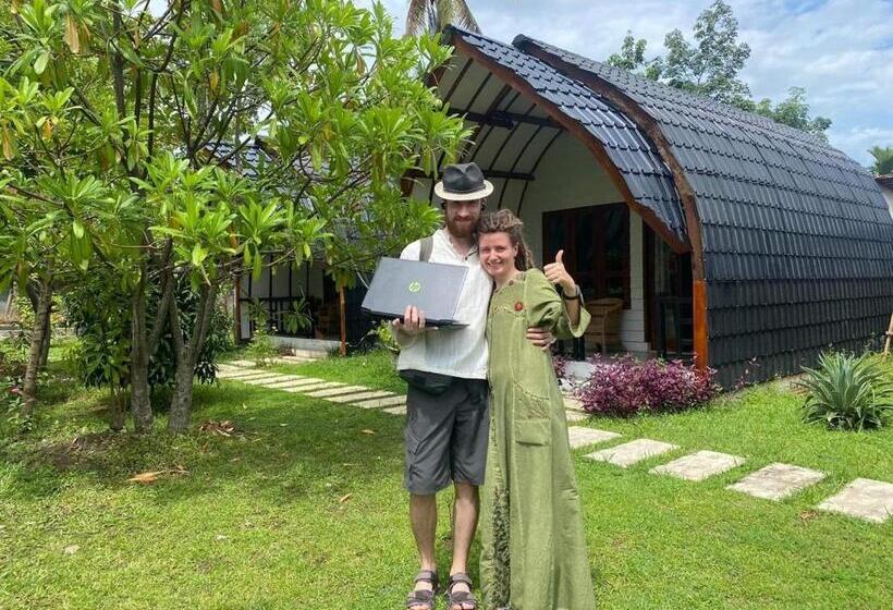 استراحتگاه Gino S Place   Guest House & Jungle Trekking