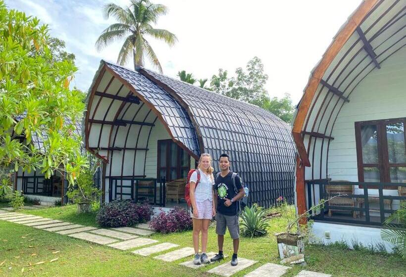 Курорт Gino S Place Guest House & Jungle Trekking