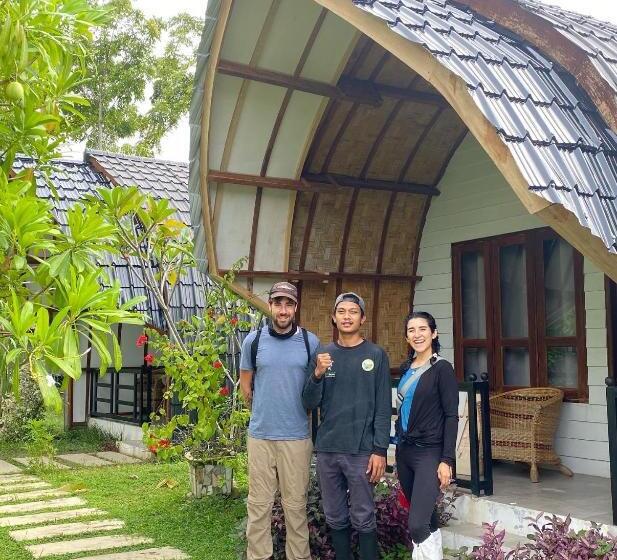 Курорт Gino S Place Guest House & Jungle Trekking