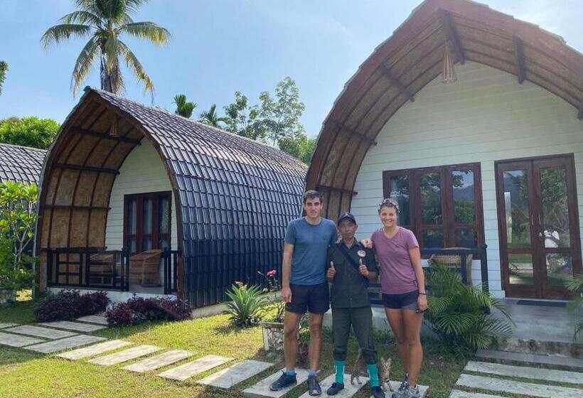 Курорт Gino S Place Guest House & Jungle Trekking