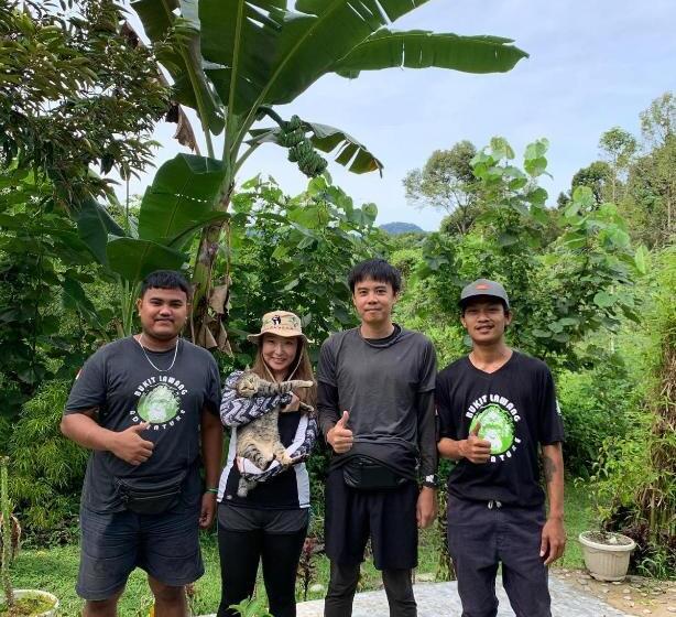 Курорт Gino S Place Guest House & Jungle Trekking