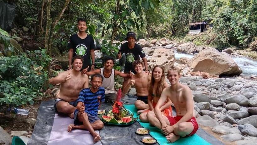 استراحتگاه Gino S Place   Guest House & Jungle Trekking