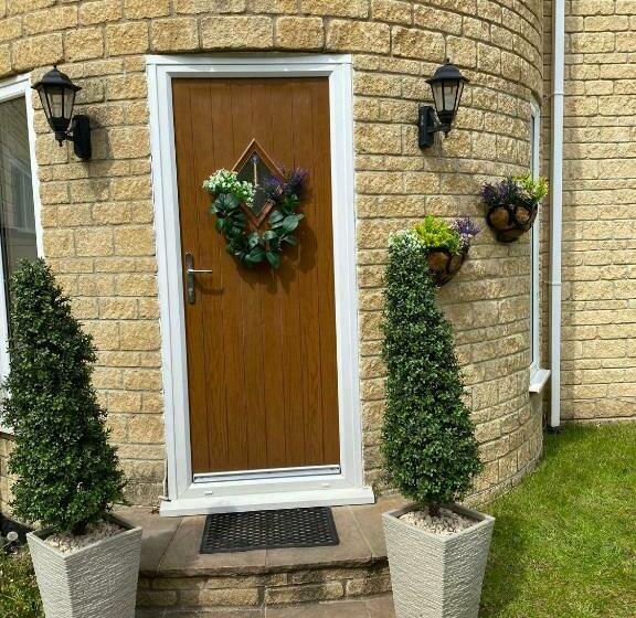 Bed and Breakfast Rowan House Bed Breakfast Main House & Self Contained Self Catering Apartment