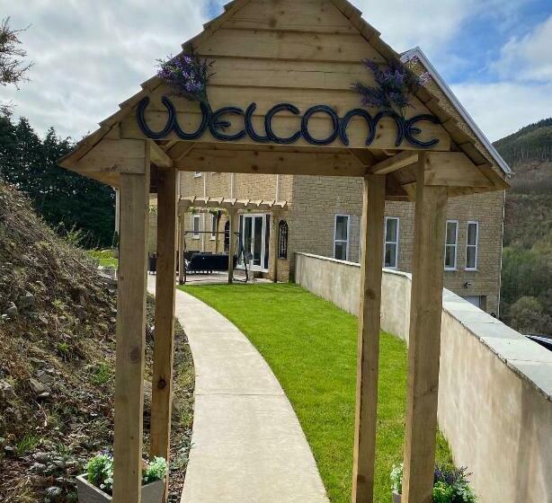 Bed and Breakfast Rowan House Bed Breakfast Main House & Self Contained Self Catering Apartment