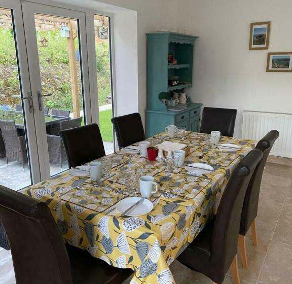 Bed and Breakfast Rowan House Bed Breakfast Main House & Self Contained Self Catering Apartment