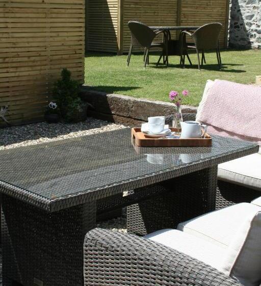 Tawburn House Boutique B & B