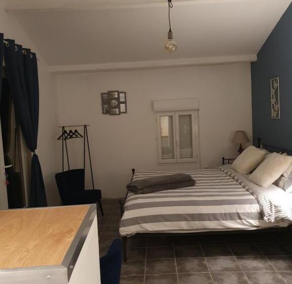 ベッドアンドブレックファースト Au Petit Paradis