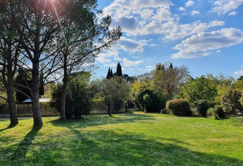 צימר Aux Berges Du Pont Du Gard