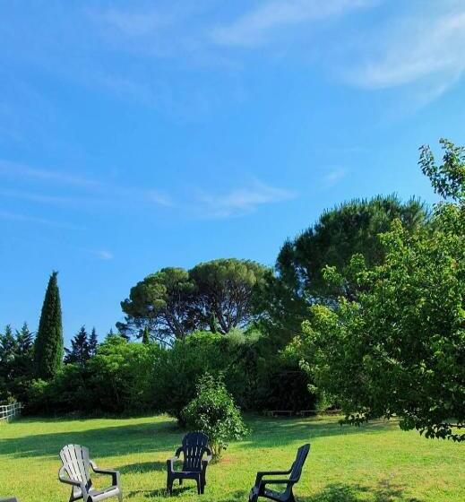צימר Aux Berges Du Pont Du Gard