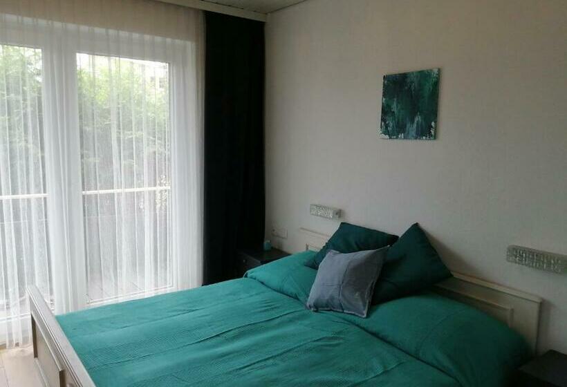 민박 Hillside Rooms